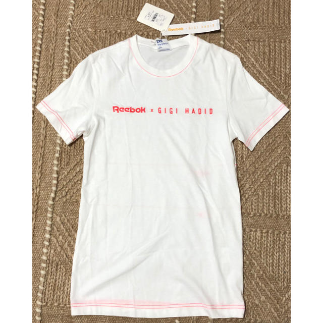 Reebok(リーボック)のリーボック【GIGIxREEBOK】ショートスリーブTシャツ レディースのトップス(Tシャツ(半袖/袖なし))の商品写真