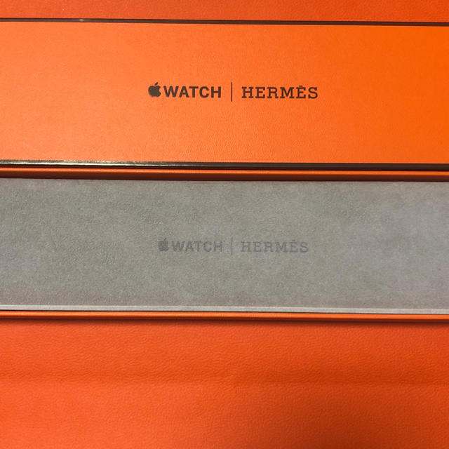 Hermes(エルメス)の新品未使用 HERMES Apple Watch ドゥブルトゥール エルメス メンズの時計(レザーベルト)の商品写真