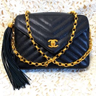 シャネル(CHANEL)の極美品 CHANEL Vステッチ キャビアスキン ブラック(ショルダーバッグ)