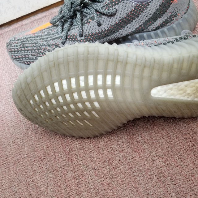 adidas(アディダス)のYEEZY BOOST 350V2 
イージーブースト350V2  メンズの靴/シューズ(スニーカー)の商品写真