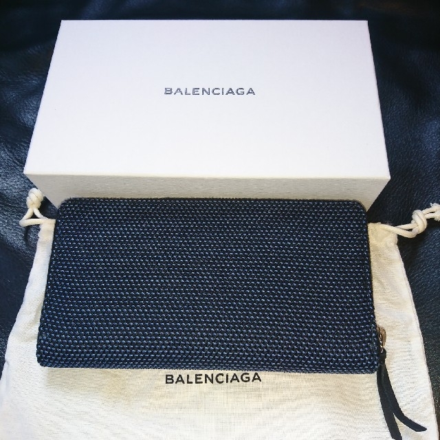 Balenciaga(バレンシアガ)の新品、未使用 バーニーズニューヨーク×BALENCIAGA 限定 メッシュ長財布 レディースのファッション小物(財布)の商品写真