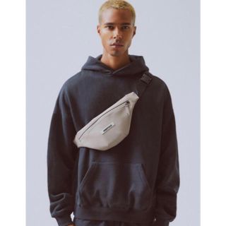 フィアオブゴッド(FEAR OF GOD)の専用 Essentials Waterproof Sling Bag (ウエストポーチ)