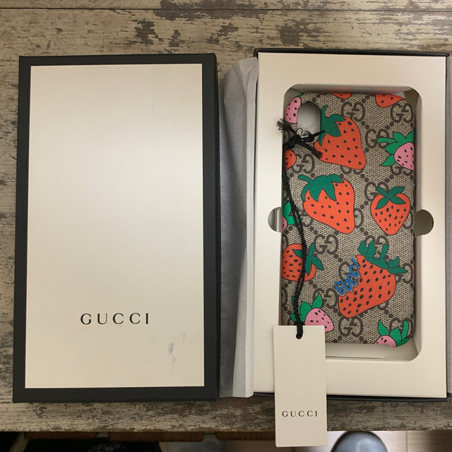 Gucci(グッチ)のグッチ スマホケース 正規品 スマホ/家電/カメラのスマホアクセサリー(iPhoneケース)の商品写真