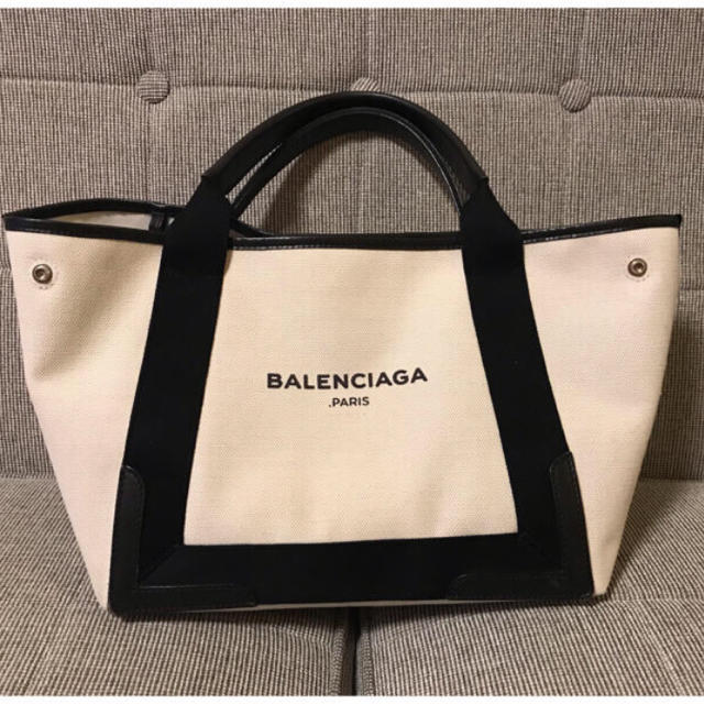 近日中削除！BALENCIAGA ネイビーカバトートs