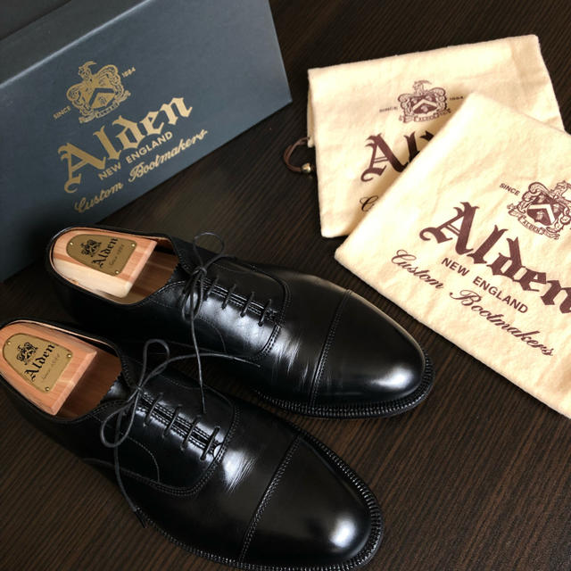 Alden(オールデン)の【美品】オールデン alden 907 ストレートチップ シューツリー付き メンズの靴/シューズ(ドレス/ビジネス)の商品写真