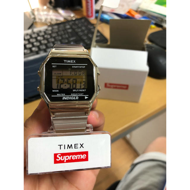 Supreme x TIMEX コラボ Digital Watch Gold○関税・送料無料