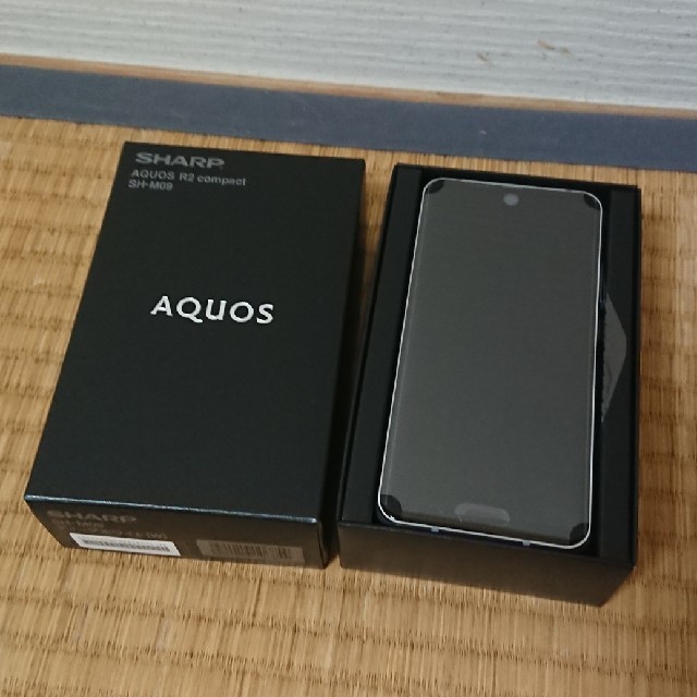 AQUOS - 未使用 新品 AQUOS R2 compact SH-M09 ディープホワイト