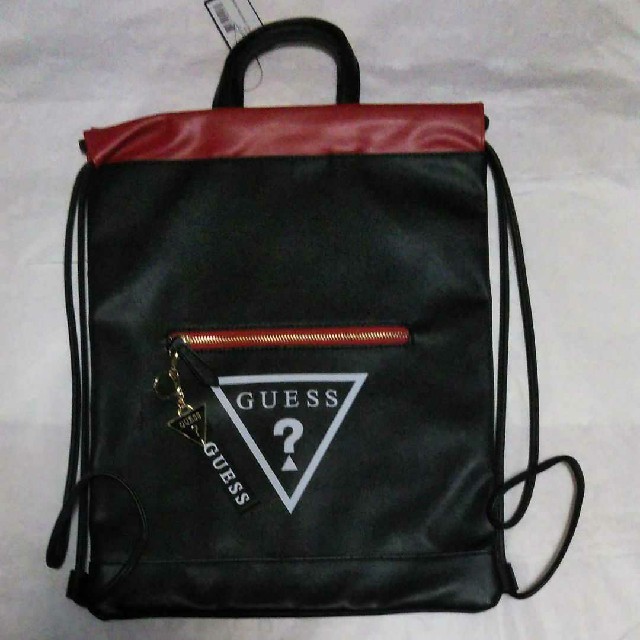 GUESS(ゲス)の【新品】ゲスGuess トート＆リュック2wayバッグ  ハワイ購入品 レディースのバッグ(リュック/バックパック)の商品写真