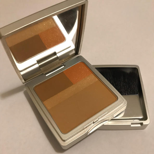 RMK(アールエムケー)のRMK プレストパウダーN05 コスメ/美容のベースメイク/化粧品(フェイスパウダー)の商品写真