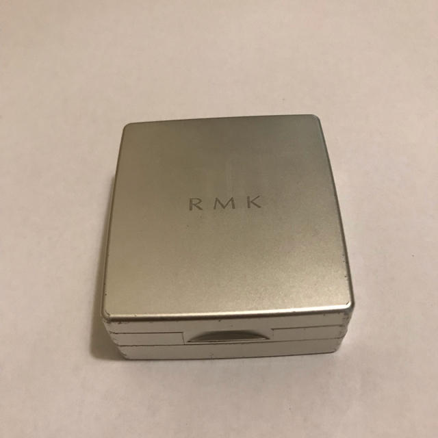 RMK(アールエムケー)のRMK プレストパウダーN05 コスメ/美容のベースメイク/化粧品(フェイスパウダー)の商品写真