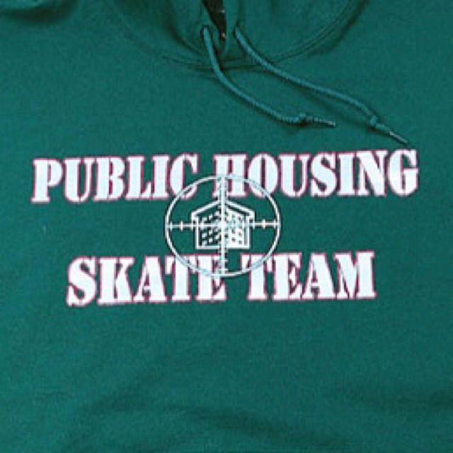 Supreme(シュプリーム)の L PUBLIC HOUSING SKATE TEAM PHST HOODIE メンズのトップス(パーカー)の商品写真