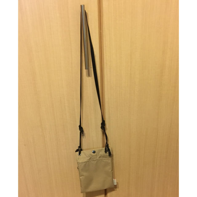 nunc ショルダーポーチ ベージュ メンズのバッグ(ショルダーバッグ)の商品写真