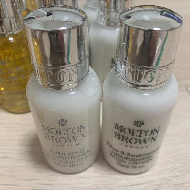 MOLTON BROWN(モルトンブラウン)のモルトンブラウン☆トラベルセット コスメ/美容のキット/セット(サンプル/トライアルキット)の商品写真