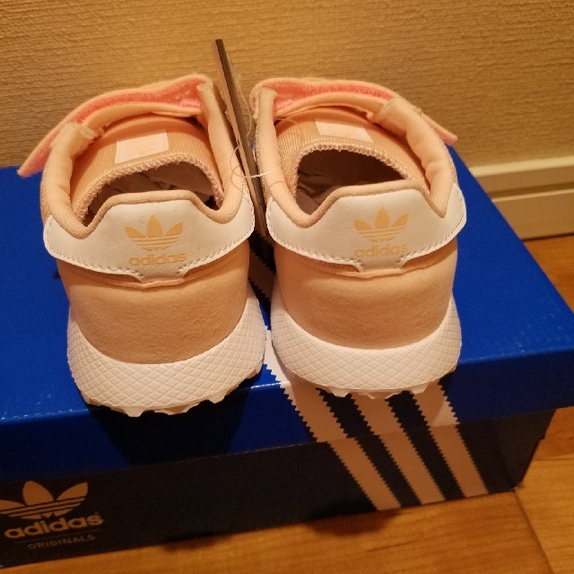 adidas(アディダス)の16 アディダオリジナルス　スニーカー キッズ/ベビー/マタニティのキッズ靴/シューズ(15cm~)(スニーカー)の商品写真