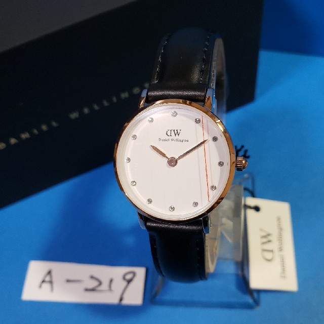 Daniel Wellington - A-219新品26mm❤ダニエルウェリントン♥レディス(白)♥激安価格♥送料無料の通販 by ★GOLGO★'s shop｜ダニエルウェリントンならラクマ