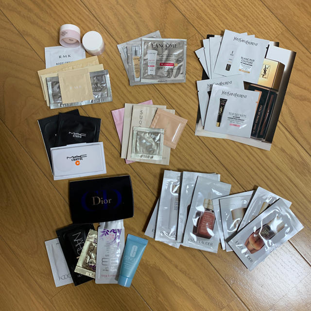 Yves Saint Laurent Beaute(イヴサンローランボーテ)のデパコス試供品 コスメ/美容のキット/セット(サンプル/トライアルキット)の商品写真