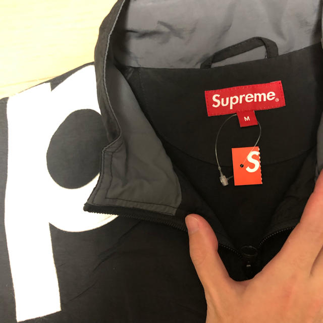 Supreme(シュプリーム)の黒  M メンズのジャケット/アウター(ナイロンジャケット)の商品写真