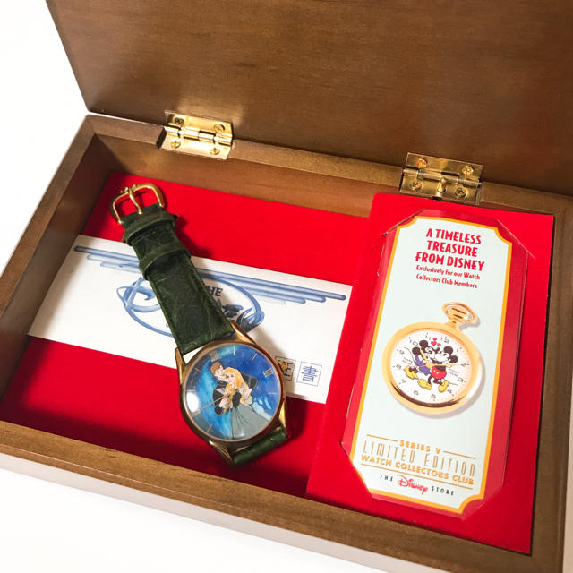 Disney(ディズニー)の限定コレクション●眠れる森の美女 クオーツ腕時計 シリアルナンバー付 レディースのファッション小物(腕時計)の商品写真