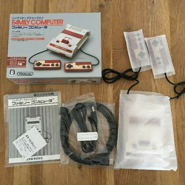 美品☆ニンテンドー クラシックミニ ファミリーコンピューター☆