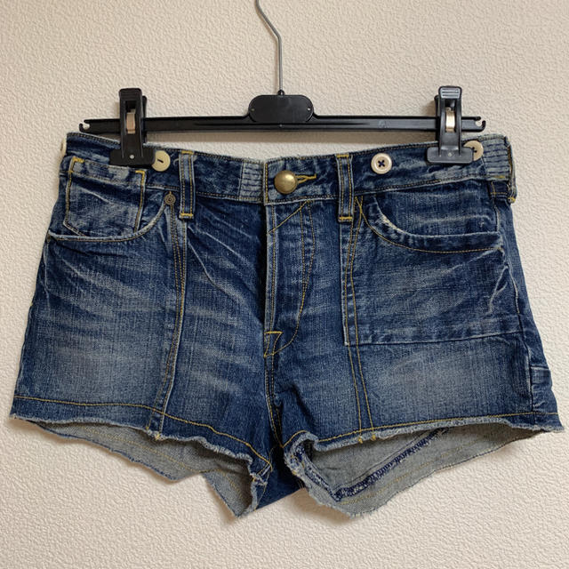 Levi's(リーバイス)のLevi'sデニムショートパンツ レディースのパンツ(ショートパンツ)の商品写真