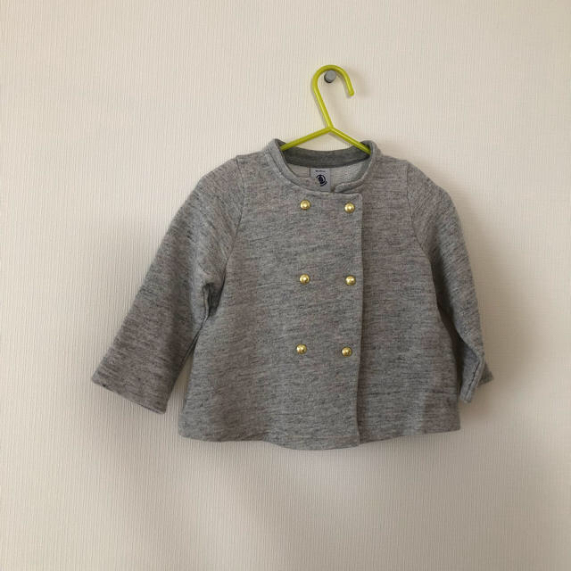 PETIT BATEAU(プチバトー)のプチバトースウェットカーディガン キッズ/ベビー/マタニティのベビー服(~85cm)(カーディガン/ボレロ)の商品写真