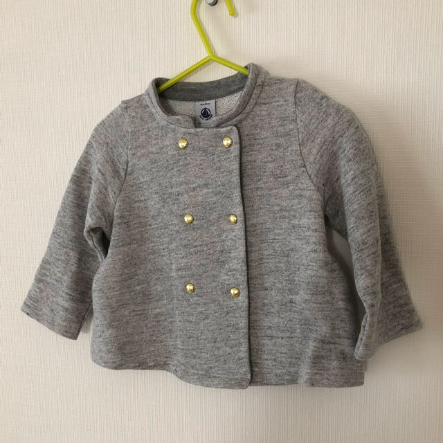 PETIT BATEAU(プチバトー)のプチバトースウェットカーディガン キッズ/ベビー/マタニティのベビー服(~85cm)(カーディガン/ボレロ)の商品写真