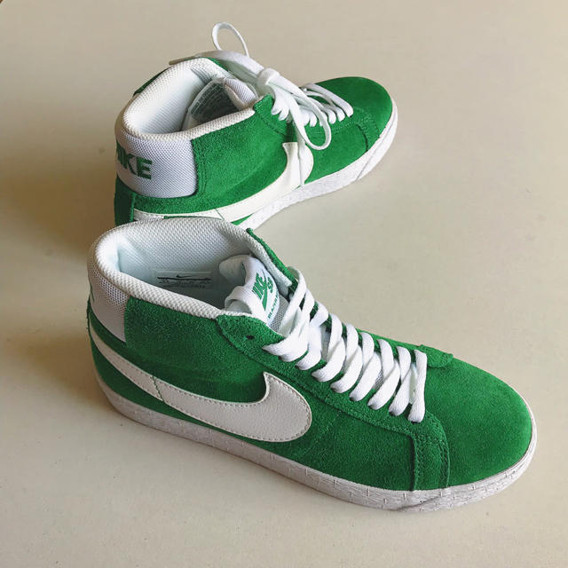 新品????NIKE SB ZOOM BLAZER MID スニーカー????ケリー????