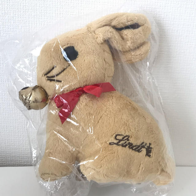 Lindt(リンツ)のあいす様専用 リンツ ゴールドバニー ぬいぐるみ エンタメ/ホビーのおもちゃ/ぬいぐるみ(ぬいぐるみ)の商品写真