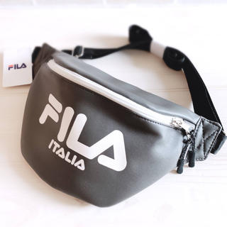 フィラ(FILA)の[新品タグ付き]FILA ウエストポーチ(ボディバッグ/ウエストポーチ)