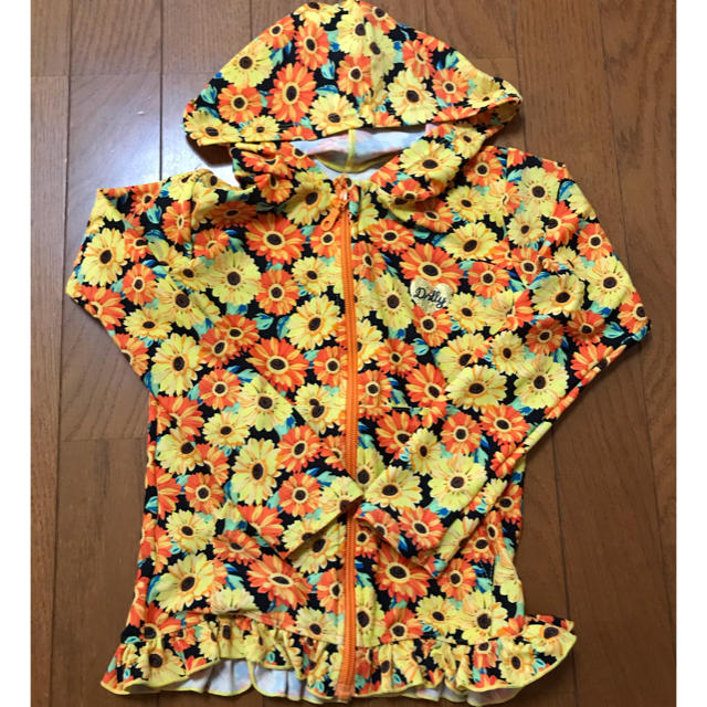 ラッシュガード ヒマワリ柄 130☆ キッズ/ベビー/マタニティのキッズ服女の子用(90cm~)(水着)の商品写真