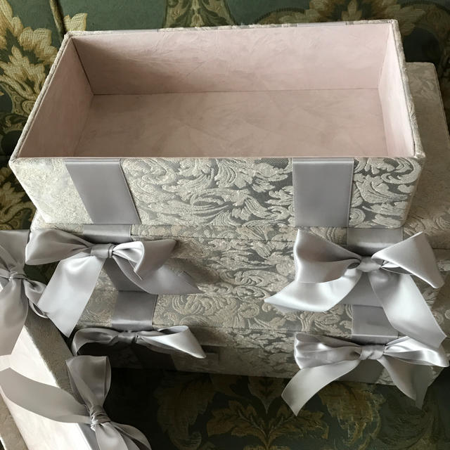 新品 インテリア リボン付きクラシカル 3段 収納boxの通販 By Amiria S Shop ラクマ 新品 インテリア リボン付きクラシカル 3段 収納boxの通販 By Amiria S Shop ラクマ