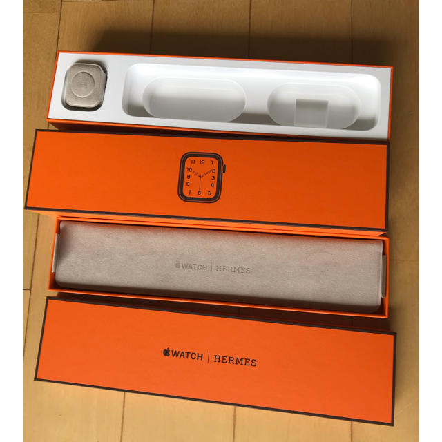 HERMES Apple Watch 箱のみ スマホ/家電/カメラのスマートフォン/携帯電話(その他)の商品写真