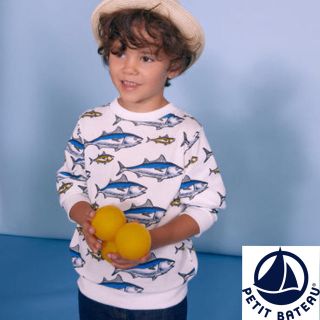 プチバトー(PETIT BATEAU)の【新品】プチバトー  5ans お魚プリント長袖プルオーバー(Tシャツ/カットソー)