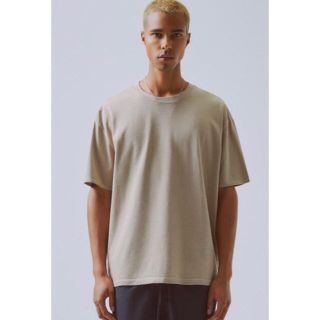 フィアオブゴッド(FEAR OF GOD)の19AW Essentials FOG トープ ロゴ Tシャツ TAN(Tシャツ/カットソー(半袖/袖なし))