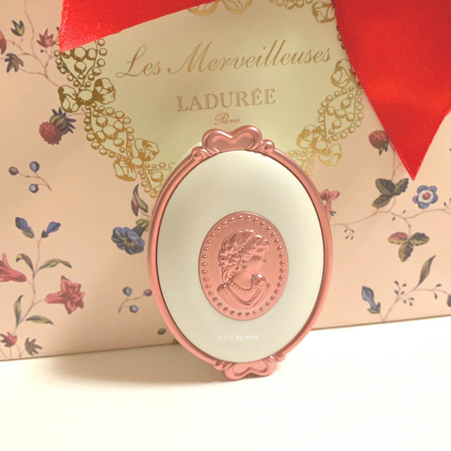 Les Merveilleuses LADUREE(レメルヴェイユーズラデュレ)の未使用 リミテッドピンクケース プレストチーク LADUREE コスメ/美容のベースメイク/化粧品(チーク)の商品写真