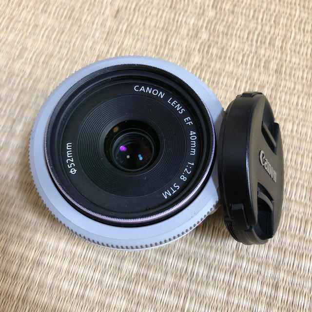 Canon(キヤノン)のcanon 40mm 単焦点レンズ ホワイト スマホ/家電/カメラのカメラ(レンズ(単焦点))の商品写真