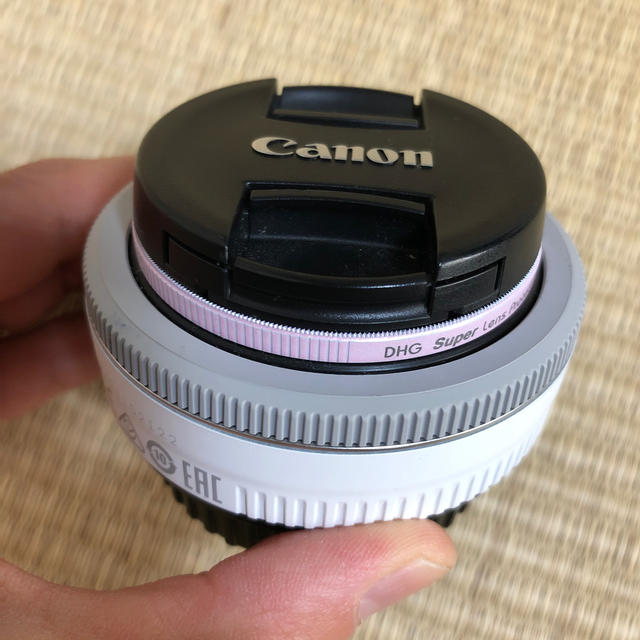 Canon(キヤノン)のcanon 40mm 単焦点レンズ ホワイト スマホ/家電/カメラのカメラ(レンズ(単焦点))の商品写真