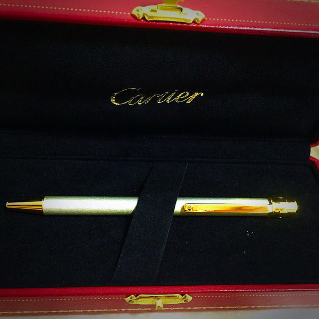 Cartier(カルティエ)のぢゅにあ様専用未使用カルティエボールペン インテリア/住まい/日用品の文房具(その他)の商品写真