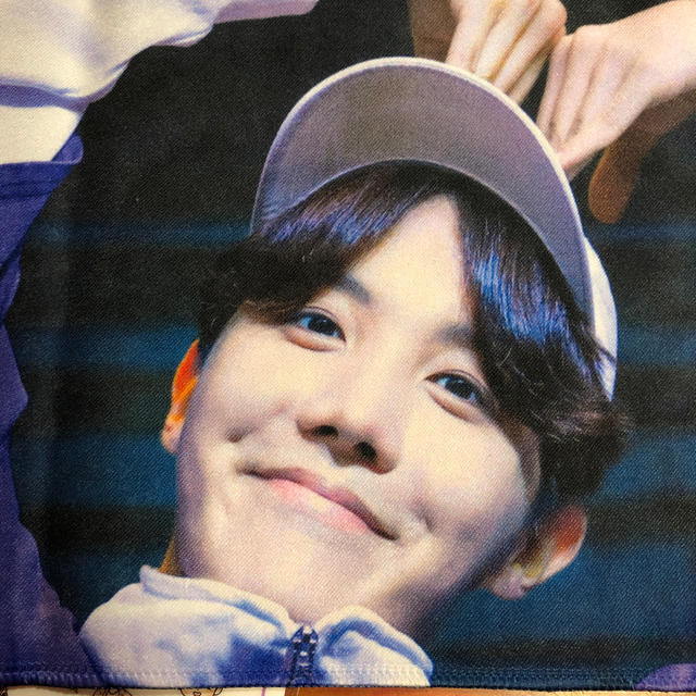 防弾少年団(BTS)(ボウダンショウネンダン)のホソク JHOPE スローガン エンタメ/ホビーのタレントグッズ(アイドルグッズ)の商品写真