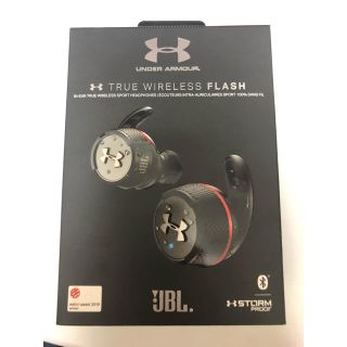 アンダーアーマー(UNDER ARMOUR)のUNDER ARMOURイヤホン(ヘッドフォン/イヤフォン)