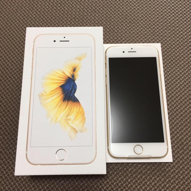 【本日即発送可能】【新品】iPhone6S Gold スマホ/家電/カメラのスマートフォン/携帯電話(スマートフォン本体)の商品写真