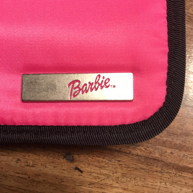 Barbie(バービー)のBarbie パスポートケース インテリア/住まい/日用品の日用品/生活雑貨/旅行(旅行用品)の商品写真