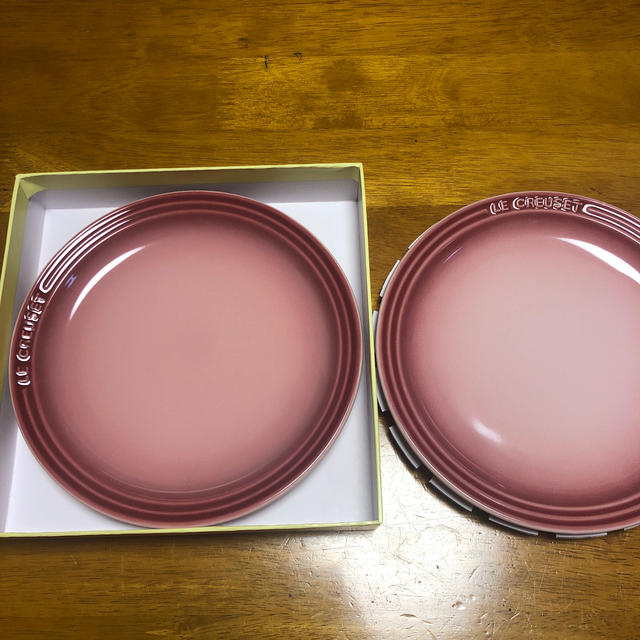Le Creuset 新品 ル クルーゼ ラウンドプレートセット ナチュラルピンク の通販 By Nana ルクルーゼならラクマ Le Creuset 新品 ル クルーゼ ラウンドプレートセット ナチュラルピンク の通販 By Nana ルクルーゼならラクマ