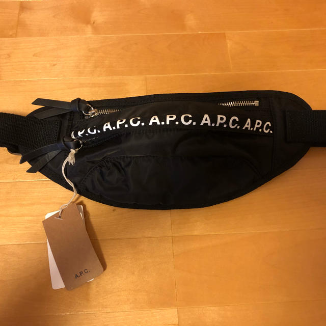 【新品未使用】A.P.C. アーペーセー ボディバッグ 黒