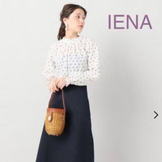 イエナ(IENA)の【美品】IENA❤️ドットギャザーブラウス❤️ホワイト(シャツ/ブラウス(長袖/七分))