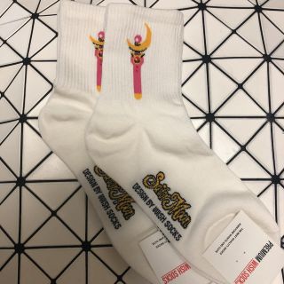 セーラームーン 靴下の通販 38点 セーラームーンのレディースを買うならラクマ セーラームーン 靴下の通販 38点 セーラームーンのレディースを買うならラクマ