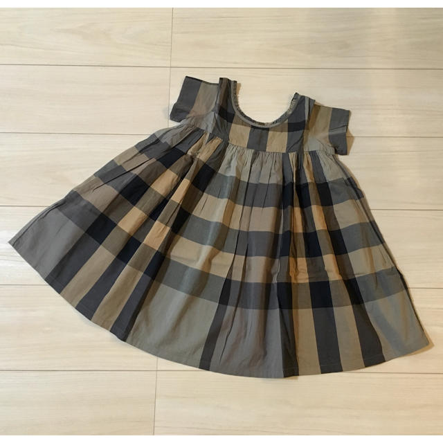 BURBERRY(バーバリー)の専用！【美品】BURBERRY CHILDREN ワンピース ４Y 104㎝  キッズ/ベビー/マタニティのキッズ服女の子用(90cm~)(ワンピース)の商品写真