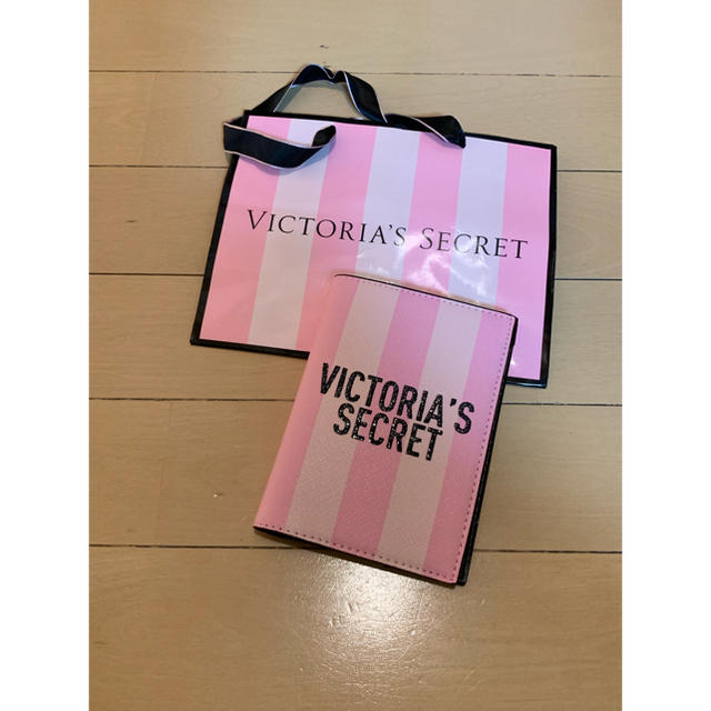 Victoria's Secret(ヴィクトリアズシークレット)のヴィクトリアシークレット/パスポートケース レディースのファッション小物(パスケース/IDカードホルダー)の商品写真