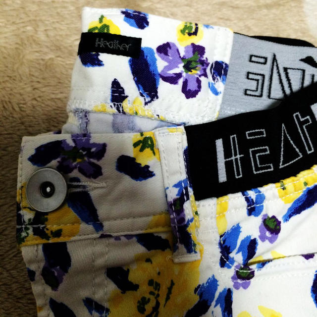 heather(ヘザー)の花柄スキニーパンツ♡ レディースのパンツ(スキニーパンツ)の商品写真