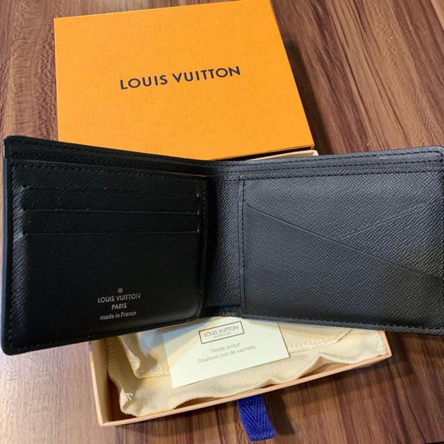 LOUIS VUITTON(ルイヴィトン)のルイヴィトン ギャラクシー 宇宙 コスモ m67429 美品 正規品 レディースのファッション小物(財布)の商品写真